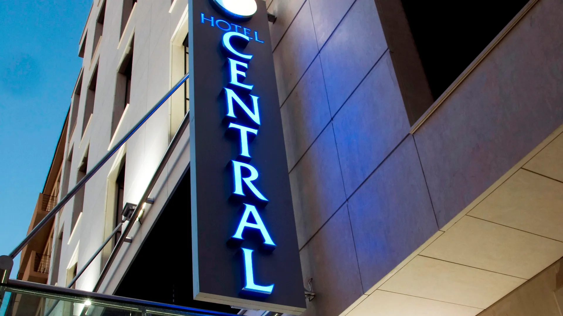 Central Hotel Sofia contacts